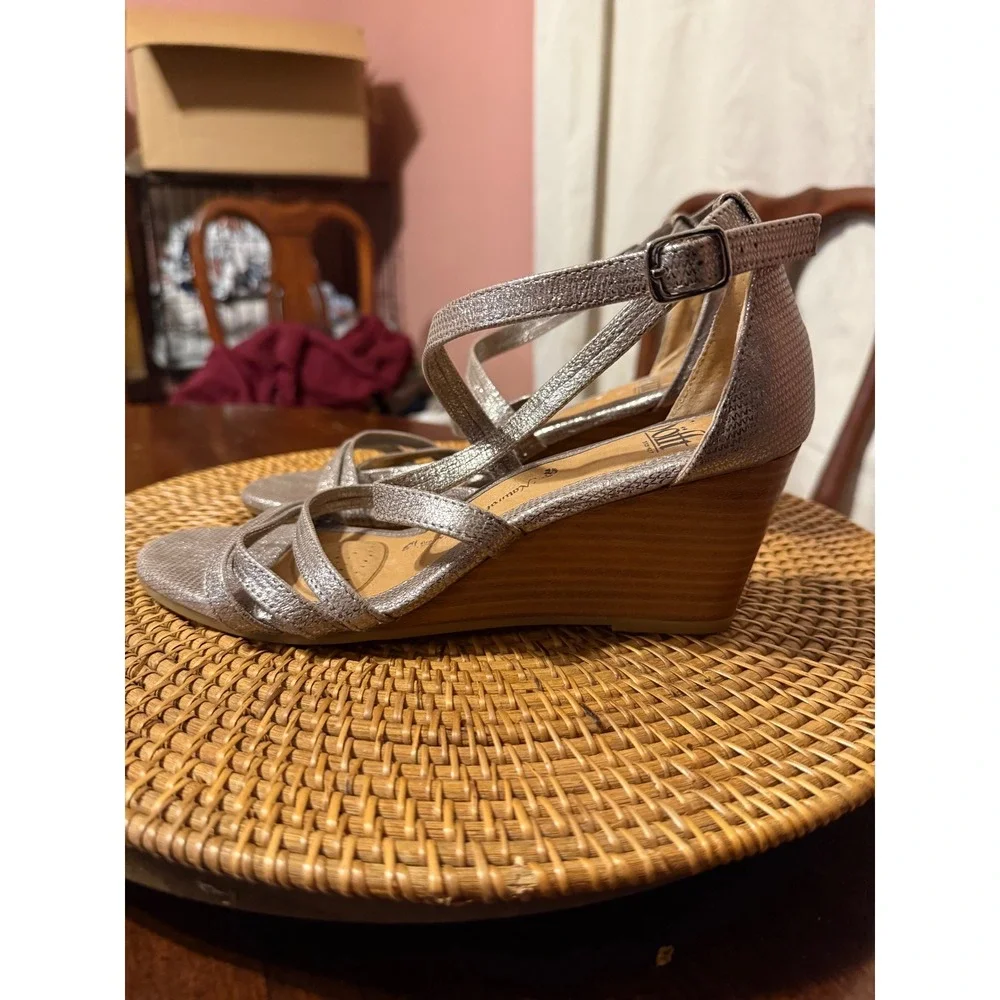 Sofft Metallic Silver Strappy Wedge Sandals Leather SF0004608 Womens 8M